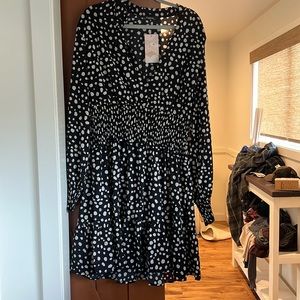 Black and white long sleeve dress